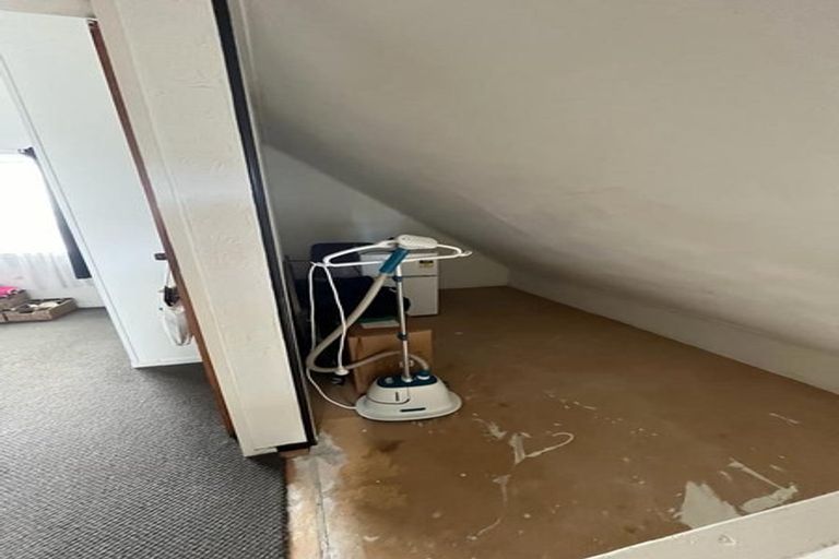 Photo of property in 34 Ellesmere Crescent, Pakuranga Heights, Auckland, 2010