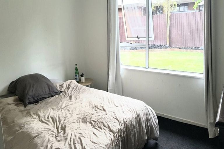 Photo of property in 14b Castile Place, Belfast, Christchurch, 8051