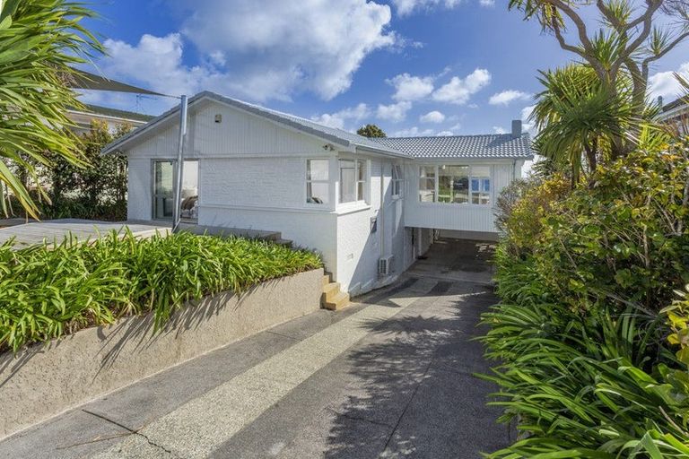 Photo of property in 6 Monarch Avenue, Hillcrest, Auckland, 0627