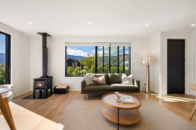Photo of property in 181 Burdon Loop, Lake Hawea, 9382
