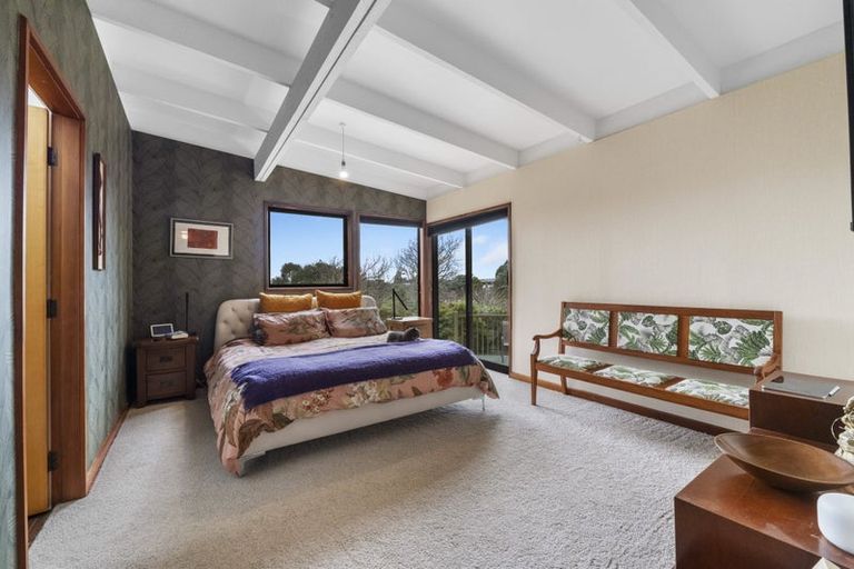 Photo of property in 23 Montana Place, Merrilands, New Plymouth, 4312