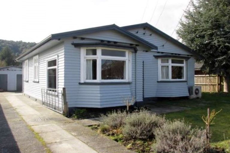 Photo of property in 39 Dick Street, Reefton, 7830