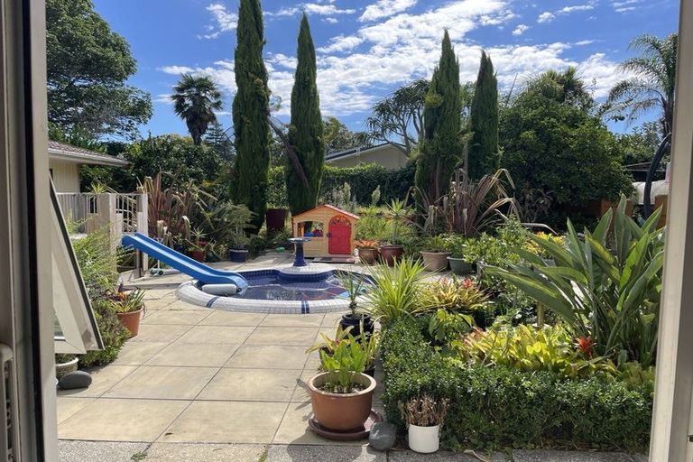 Photo of property in 24 Glenmore Road, Sunnyhills, Auckland, 2010