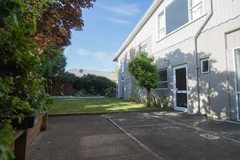 Photo of property in 7 Ilkley Place, Ilam, Christchurch, 8041