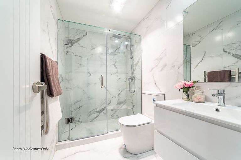 Photo of property in 8 Korowhiti Road, Clarks Beach, 2122