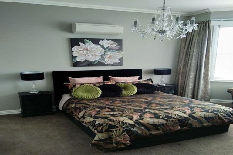 Photo of property in 32a Esther Street, Martinborough, 5711