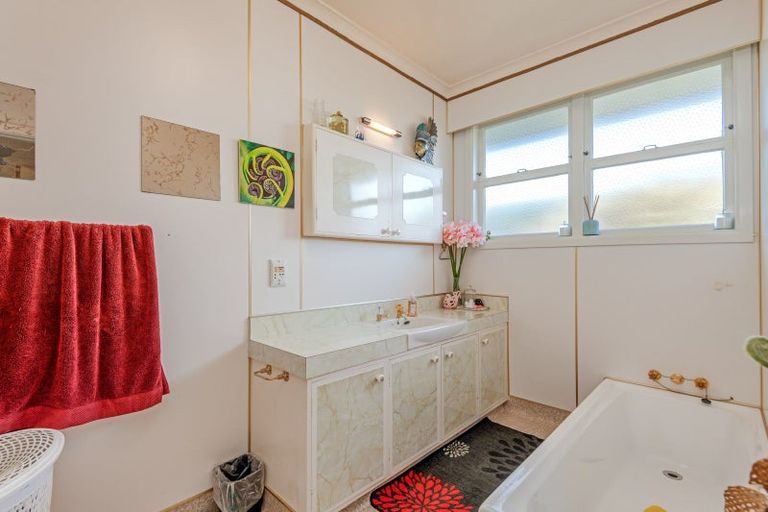 Photo of property in 40 Read Street, Levin, 5510