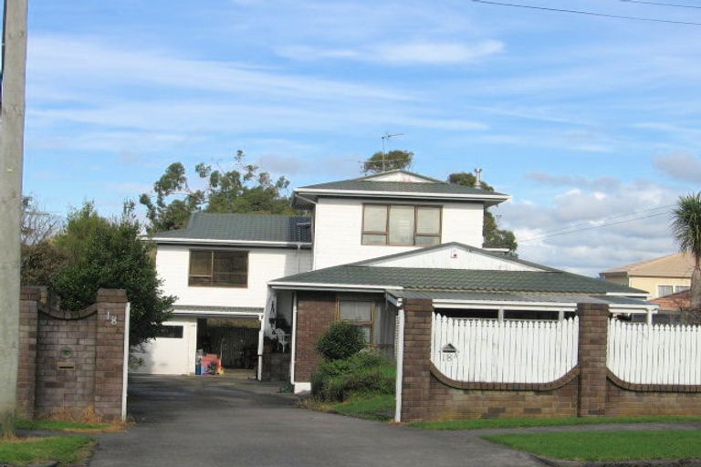 Photo of property in 18 Bradbury Road, Botany Downs, Auckland, 2010