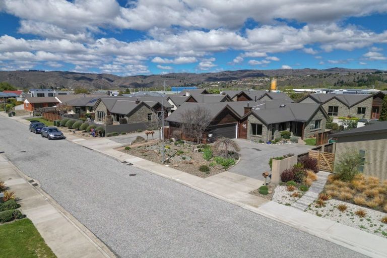 Photo of property in 35 Larch Crescent, Alexandra, 9320