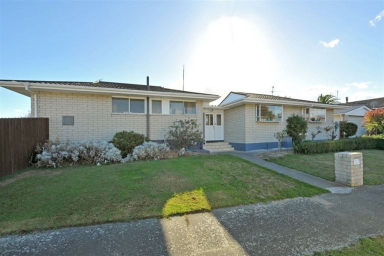 Photo of property in 1 Bidwell Place, Hillmorton, Christchurch, 8025