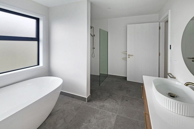 Photo of property in 8b Maire Street, Woburn, Lower Hutt, 5010