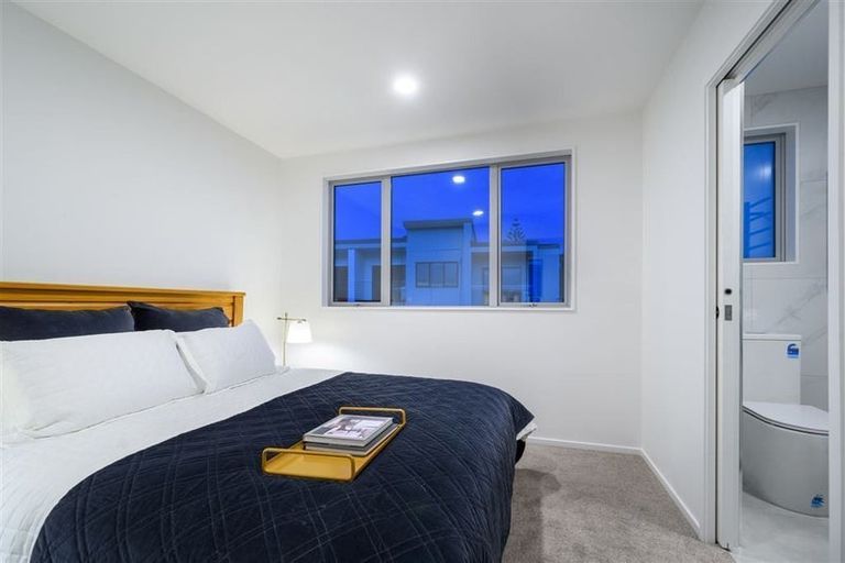 Photo of property in 53d Edmonton Road, Henderson, Auckland, 0612