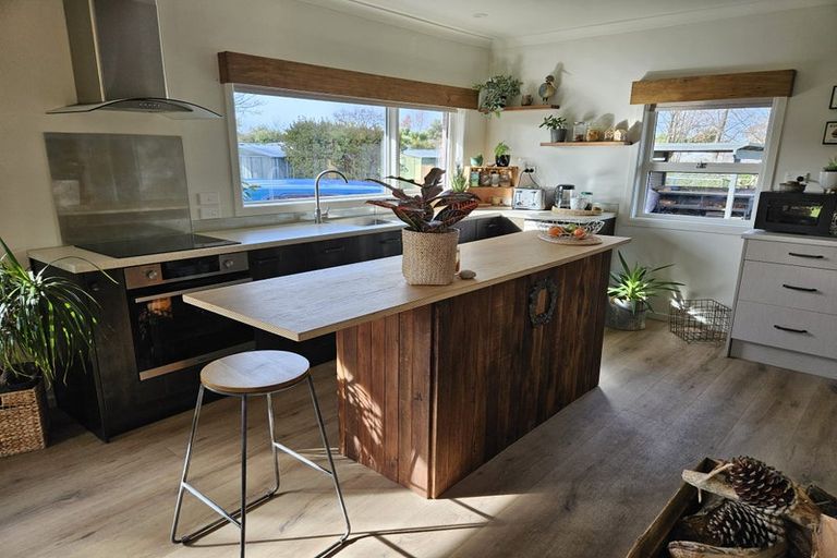 Photo of property in 7 Point Bush Road, Waimate, 7924