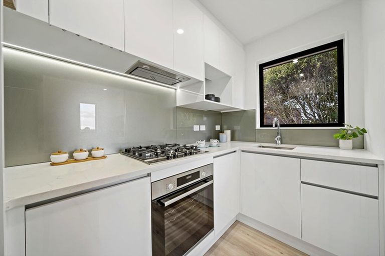 Photo of property in 11 Tawapou Close, Massey, Auckland, 0614