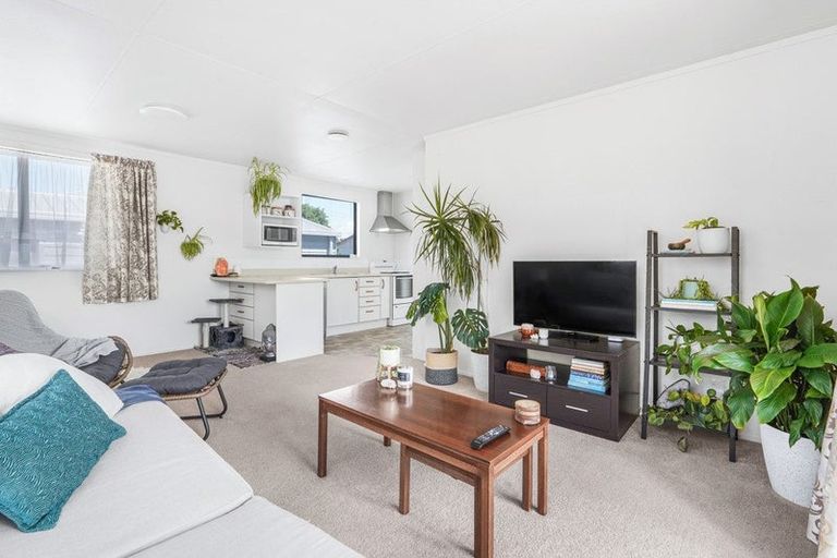 Photo of property in 35 Crawshaw Drive, Nawton, Hamilton, 3200