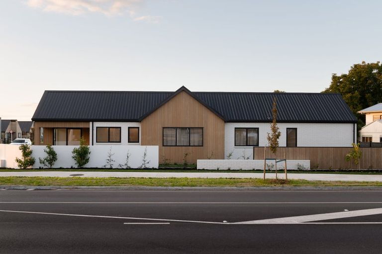 Photo of property in 2 Hugo Shaw Drive, Cambridge, 3434