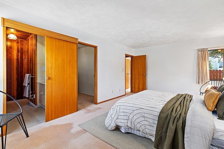 Photo of property in 1/76 Glamorgan Drive, Torbay, Auckland, 0630