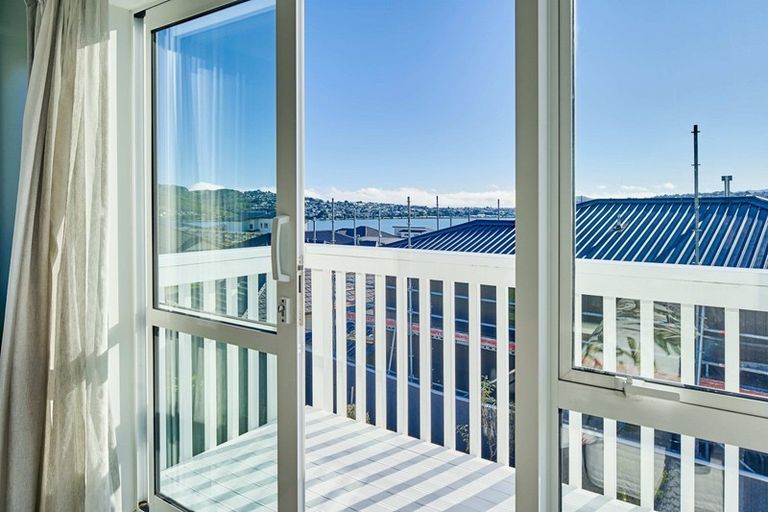 Photo of property in 28 Margaret Shields Avenue, Aotea, Porirua, 5024