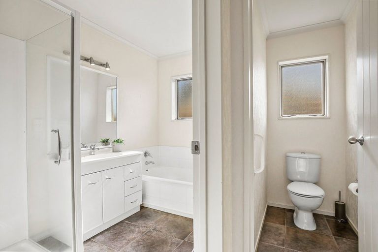 Photo of property in 18b Abergeldie Way, Cambridge, 3434