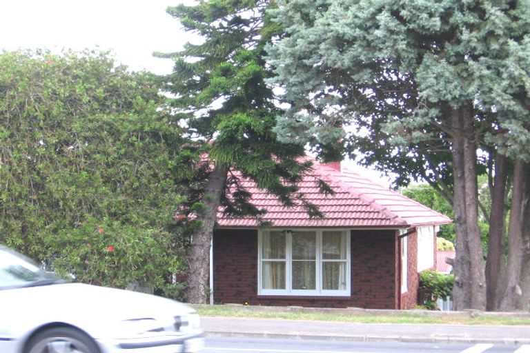 Photo of property in 87 Hillsborough Road, Hillsborough, Auckland, 1042