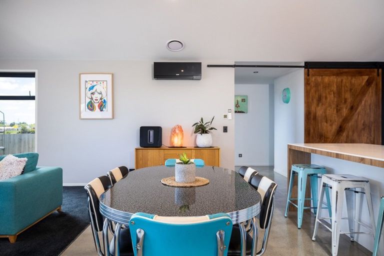 Photo of property in 8a Aderman Place, Hurworth, New Plymouth, 4310