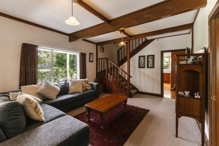 Photo of property in 200 Aokautere Drive, Fitzherbert, Palmerston North, 4471