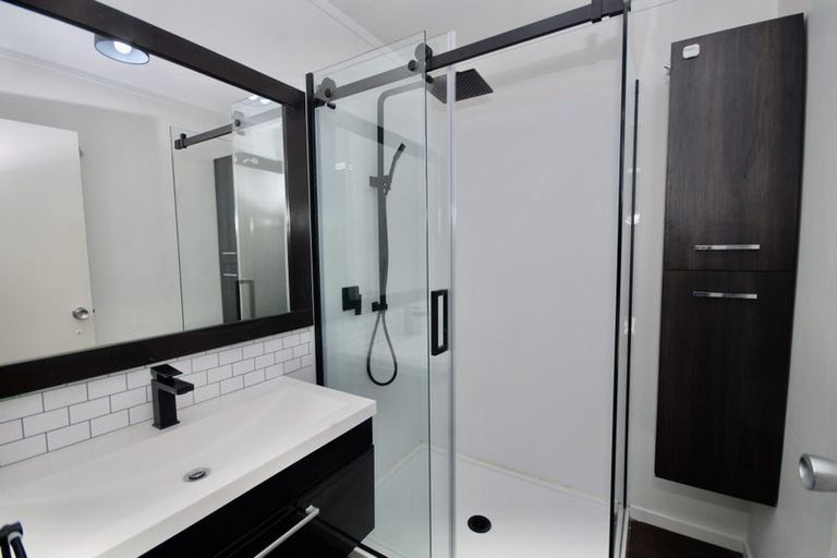 Photo of property in 2/47 Flaxdale Street, Birkdale, Auckland, 0626