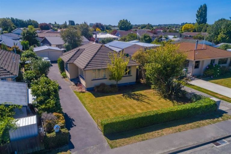 Photo of property in 69 Winters Road, Redwood, Christchurch, 8051