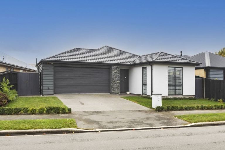 Photo of property in 2 Strone Close, Broomfield, Christchurch, 8042