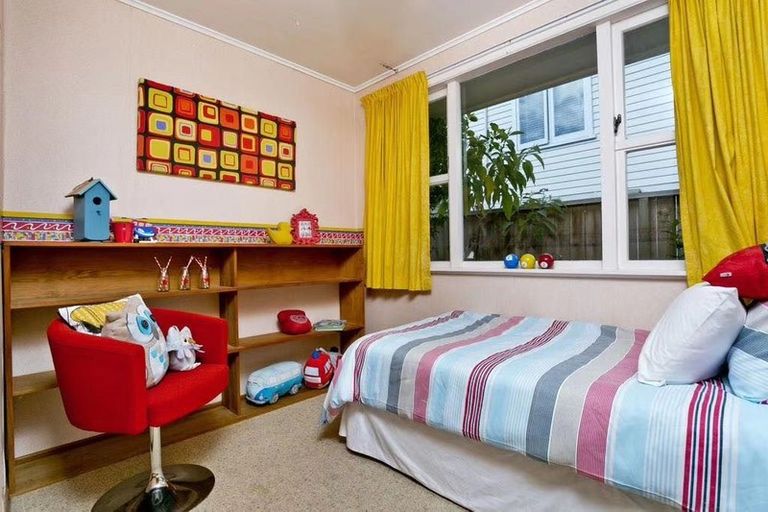 Photo of property in 6 Da Vinci Place, West Harbour, Auckland, 0618