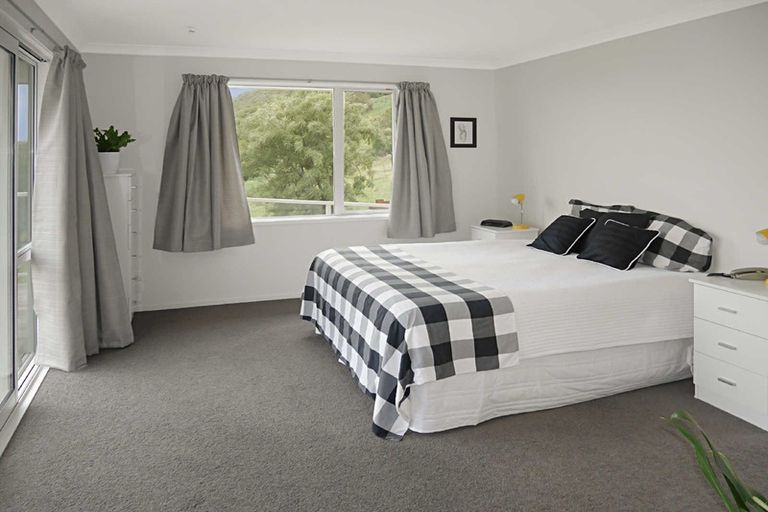 Photo of property in 77 Avoca Valley Road, Heathcote Valley, Christchurch, 8022