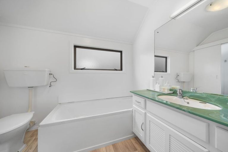 Photo of property in 9 Atwood Grove, Churton Park, Wellington, 6037