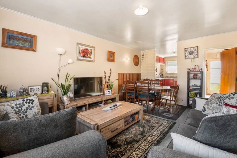 Photo of property in 2/177 Clayton Road, Mangakakahi, Rotorua, 3015