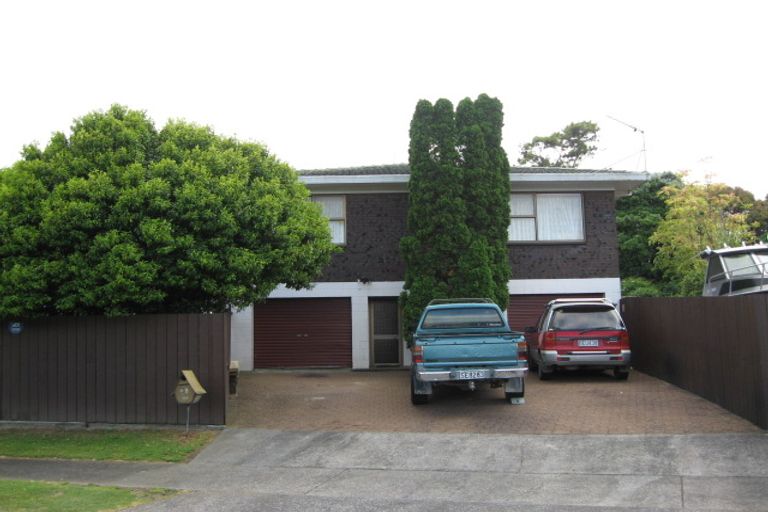 Photo of property in 60 Challen Close, Conifer Grove, Takanini, 2112
