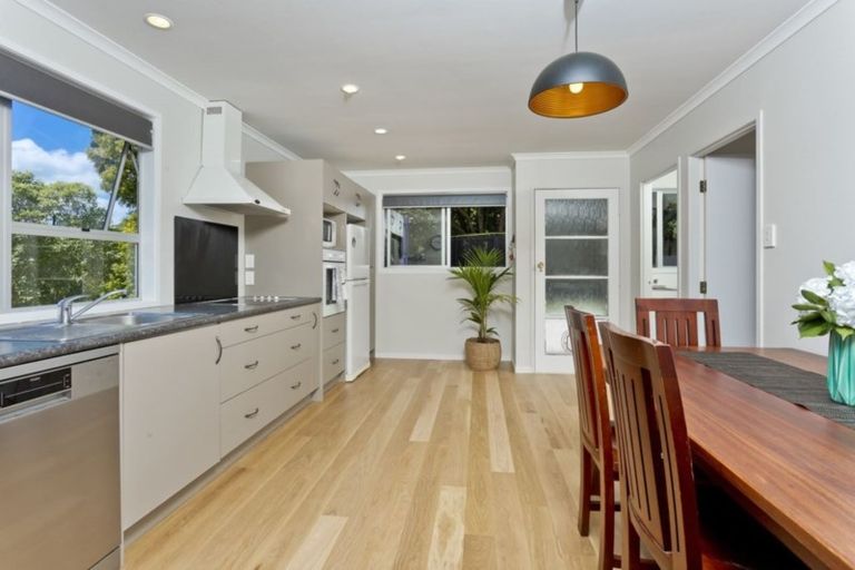 Photo of property in 27 Cantina Avenue, Bayview, Auckland, 0629