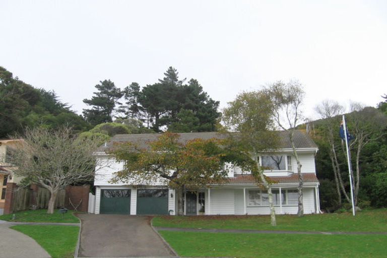 Photo of property in 8 Saint Annes Square, Tawa, Wellington, 5028