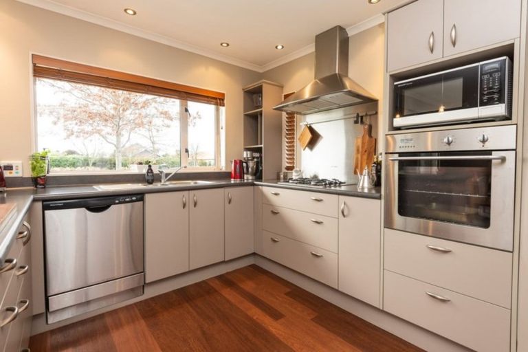 Photo of property in 51 Putake Drive, Parklands, Christchurch, 8083