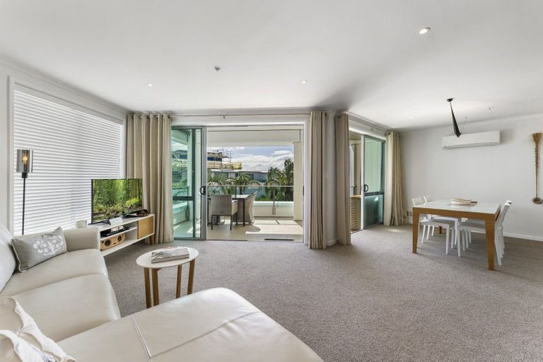 Photo of property in 210/136 Marine Parade, Mount Maunganui, 3116