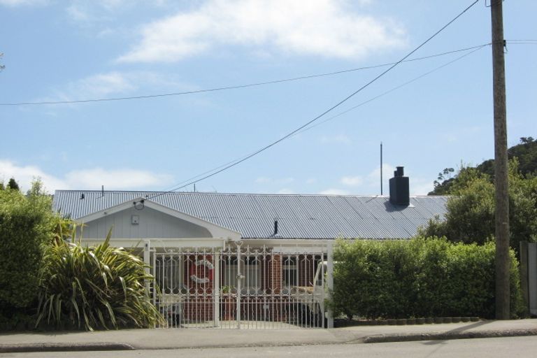 Photo of property in 47 Waikawa Road, Picton, 7220