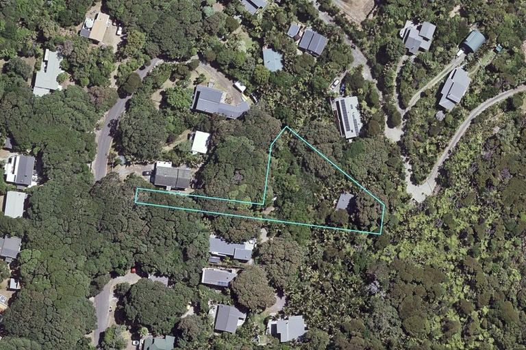 Photo of property in 89 Garden Road, Piha, 0772