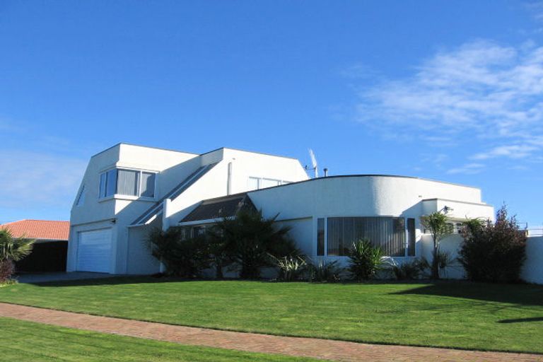 Photo of property in 7 Clearview Drive, Milson, Palmerston North, 4414