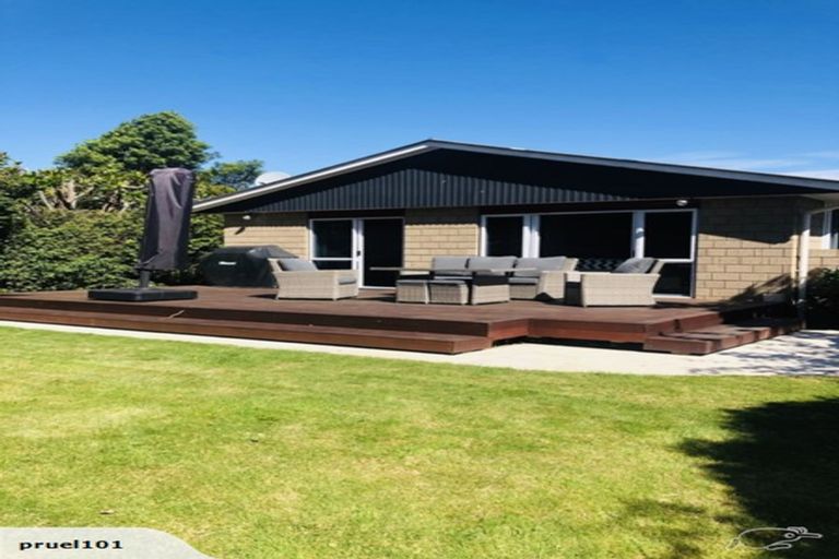 Photo of property in 6 Canberra Place, Redwood, Christchurch, 8051