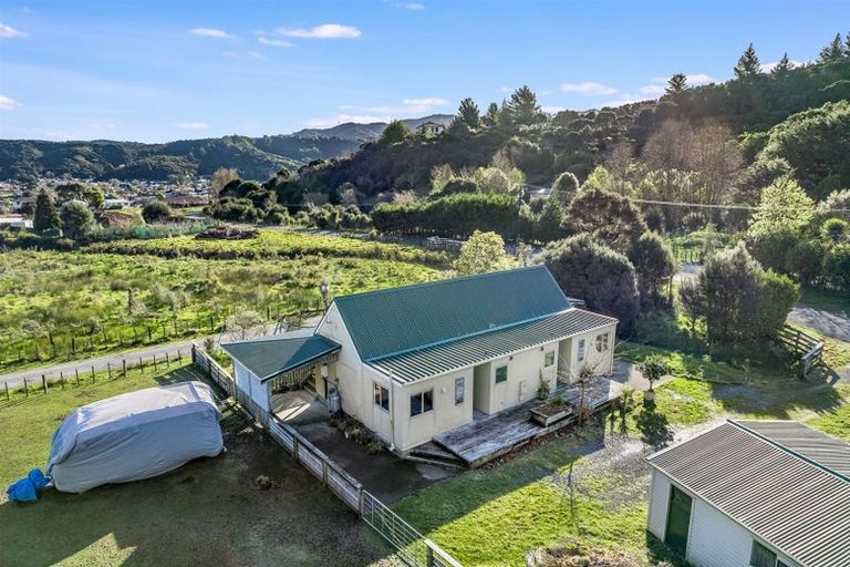 Photo of property in 38 Pencarrow Crescent, Wainuiomata, Lower Hutt, 5014