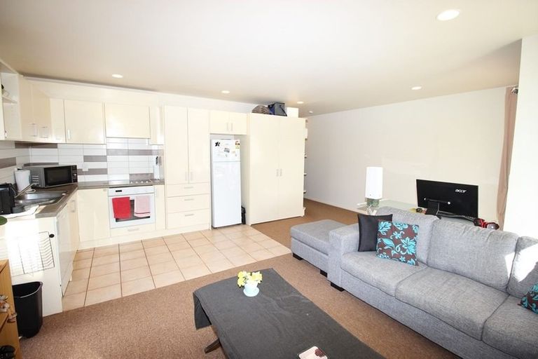 Photo of property in 2/57 Gladstone Road, Northcote, Auckland, 0627