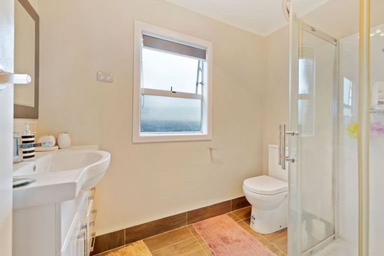 Photo of property in 14 Kohinoor Avenue, Mangere, Auckland, 2022