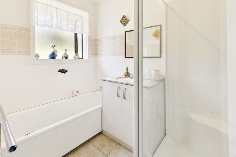 Photo of property in 4 Pelorous Street, Paparangi, Wellington, 6037