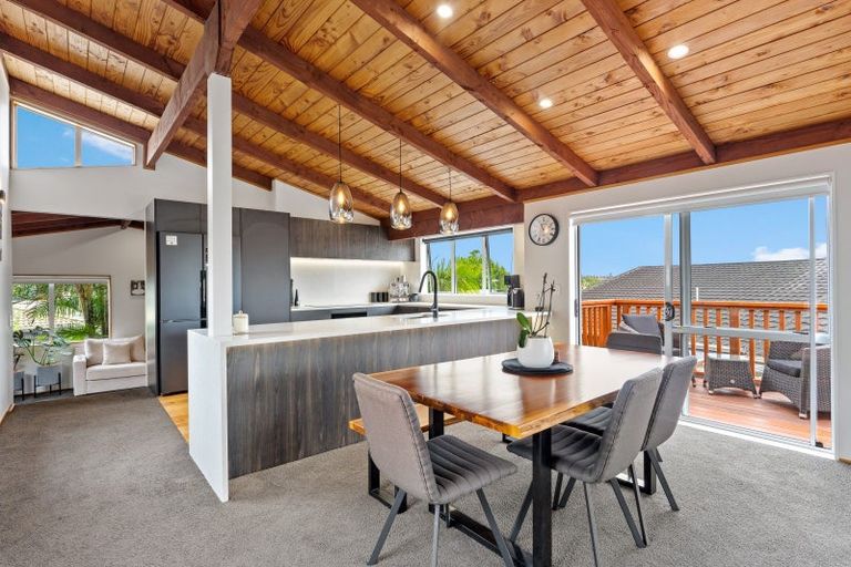 Photo of property in 44 Westpark Drive, West Harbour, Auckland, 0618