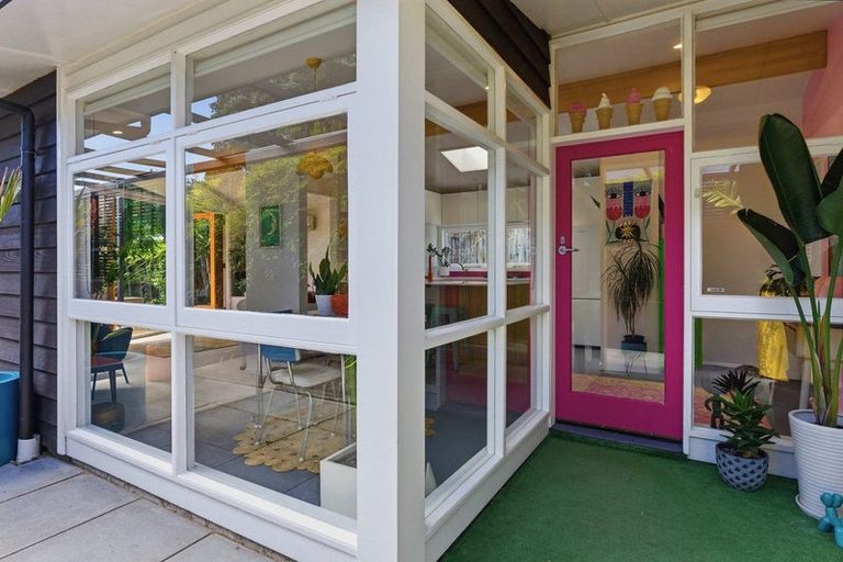 Photo of property in 37 Wairau Road, Oakura, 4314