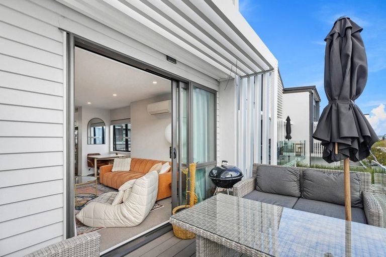 Photo of property in 9 Glenae Lane, Hobsonville, Auckland, 0618