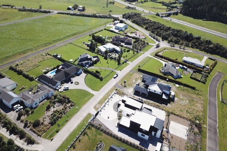 Photo of property in 37 Aileron Rise, Dairy Flat, 0794